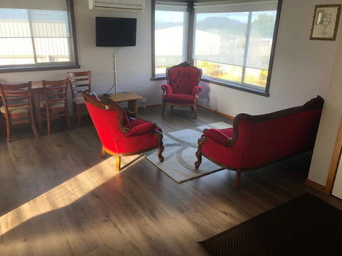 Waratah Falls Holiday Unit - Accommodation ACT 6