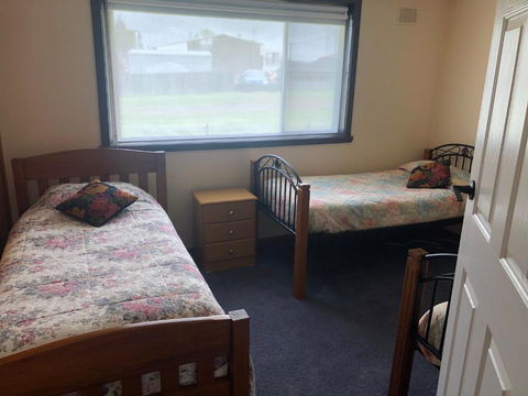 Waratah Falls Holiday Unit - Accommodation ACT 2