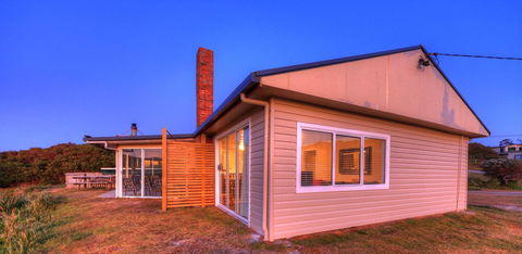 Arthur River Spa Cottage - Accommodation ACT 6