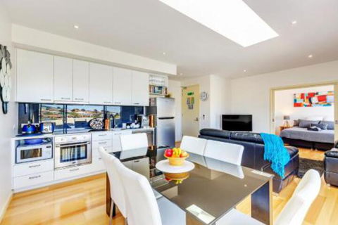 Bellerive Marina View Apartments NO 27 - Accommodation ACT 0