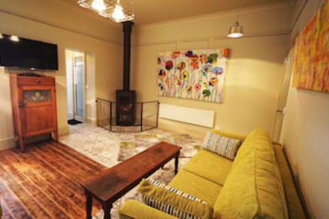Latrobe Art Apartments - Accommodation ACT 0