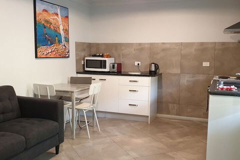 Latrobe Art Apartments - Accommodation ACT 4