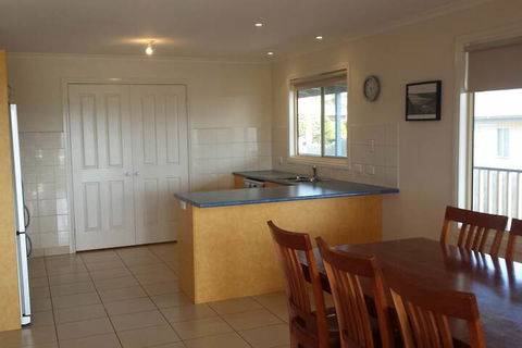 La Vista - Accommodation ACT 5