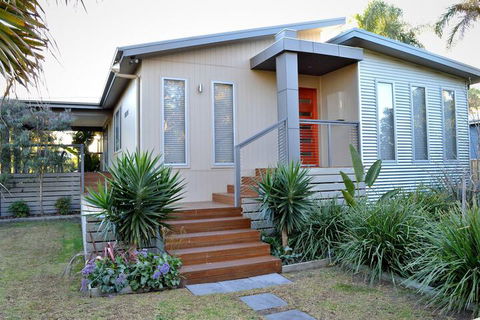 Pier One - Accommodation ACT 6