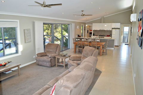 Pier One - Accommodation ACT 2