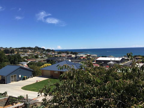 Penguin Seaside Homestay - Accommodation ACT 6