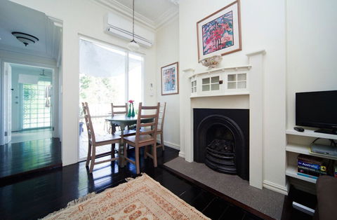 MPT67A Beautifully Decorated 1 Bed - Accommodation ACT 4
