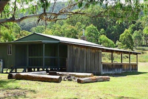 Four Bull Hut - Accommodation ACT 1