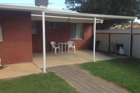 Rhodeside Lodge - Accommodation ACT 6