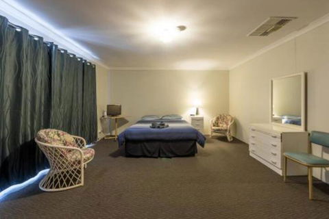 Rhodeside Lodge - Accommodation ACT 4