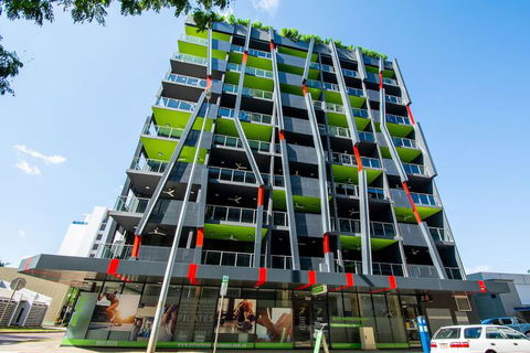 Magnum Serviced Apartments - Accommodation ACT 1