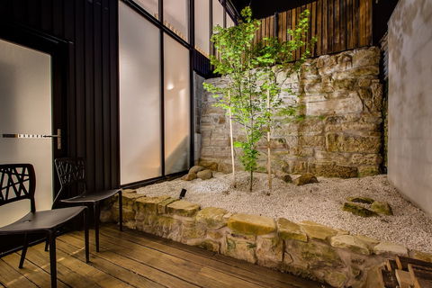 White Room Apartments - Accommodation ACT 3