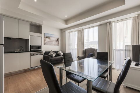 Absolute Collins - Accommodation ACT 4