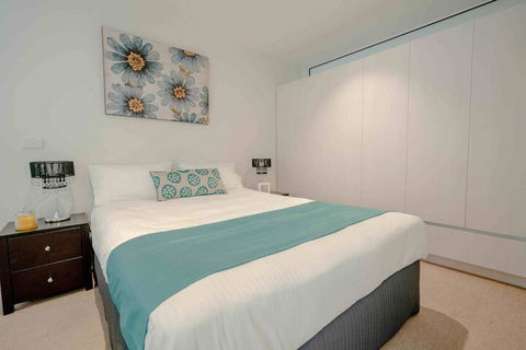 Absolute Collins - Accommodation ACT 2