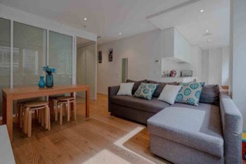 Absolute Collins - Accommodation ACT 0