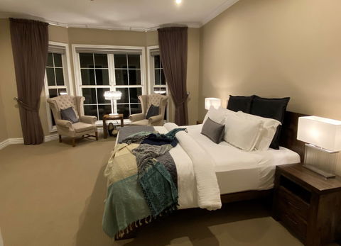 Kerami Manor - Accommodation ACT 5