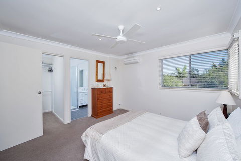 Sea Whispers - Accommodation ACT 2