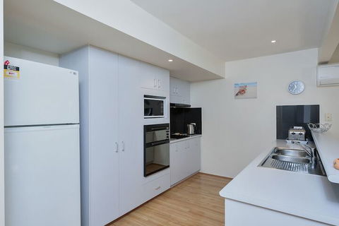 Sea Whispers - Accommodation ACT 7