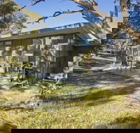 Ecocrackenback 10 'Sustainable chalet close to the slopes.' - Accommodation ACT