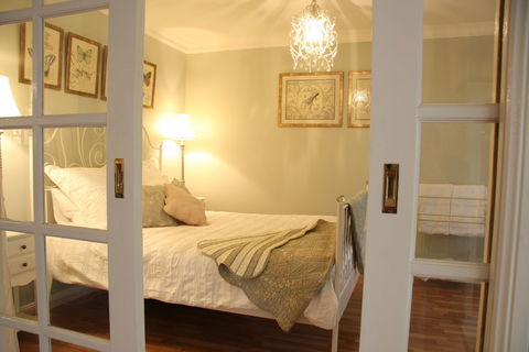 Azalea Cedar-Rose Villa - Accommodation ACT 4