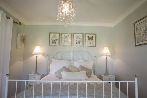 Azalea Cedar-Rose Villa - Accommodation ACT 6