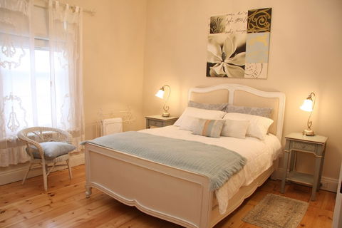 Azalea Cedar-Rose Villa - Accommodation ACT 3