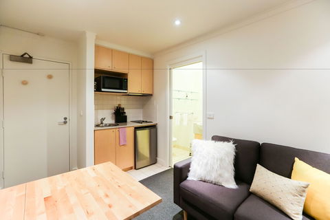 WILLOW, Carlton Studio Apartment - Accommodation ACT 1