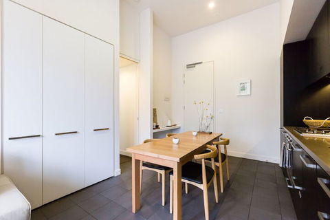 GEORGE, 1BDR North Melbourne Apartment - Accommodation ACT 2