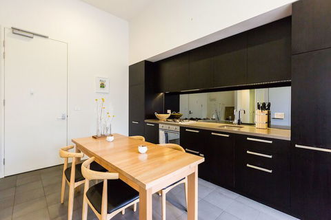 GEORGE, 1BDR North Melbourne Apartment - Accommodation ACT 3