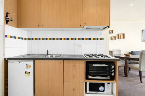 ELIZA, 2BDR Melbourne Apartment - Accommodation ACT 5