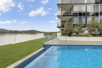 Accommodate Canberra - Lakefront - Accommodation ACT 4