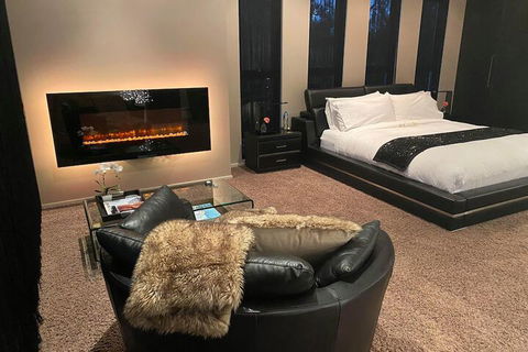 AmarÃ© Beachside Luxury - Accommodation ACT 5