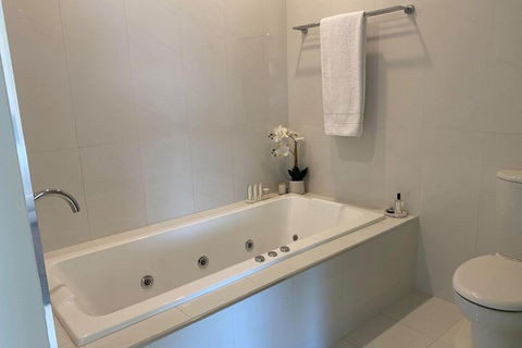AmarÃ© Beachside Luxury - Accommodation ACT 6
