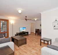 Skippers Rest 27 Government Road - Accommodation ACT