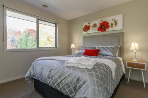 Sanctuary Close - Accommodation ACT 0
