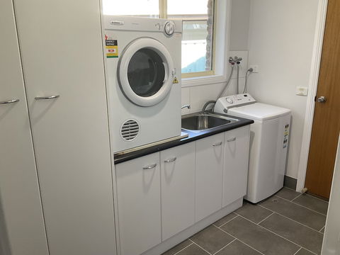 Valley View Townhouse - On The RAIL TRAIL - Accommodation ACT 3