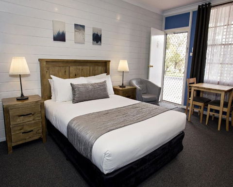 Colonial Motel And Serviced Apartments - Accommodation ACT 5