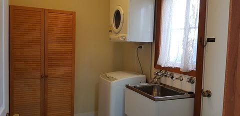Colonial Motel And Serviced Apartments - Accommodation ACT 6