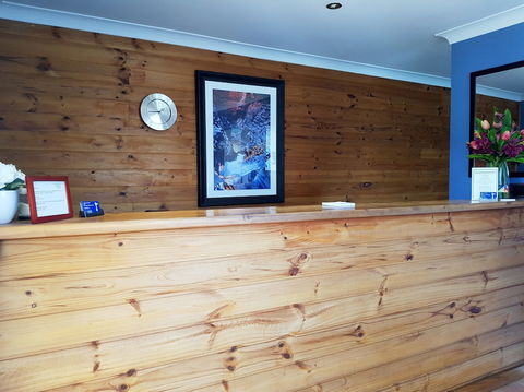 Colonial Motel And Serviced Apartments - Accommodation ACT 0