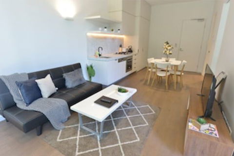 Spacious Cosy Bedroom Suite + Large Balcony - Accommodation ACT 0