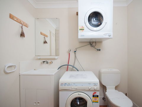 Robinson Street Sandcastles Townhouse 21 23 - Accommodation ACT 4