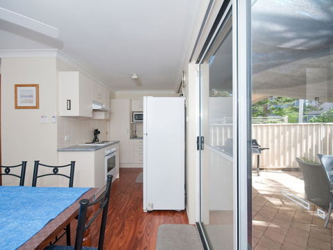 Robinson Street Sandcastles Townhouse 21 23 - Accommodation ACT 7