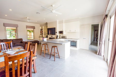 BEL MIREN DUSTY MILLER - Accommodation ACT 2
