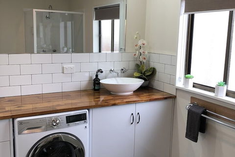 3ree Spacious & Charming Apartment - Accommodation ACT 3