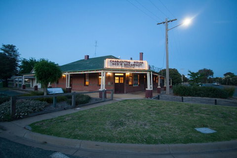 Charleston House - Mathoura - Accommodation ACT 2