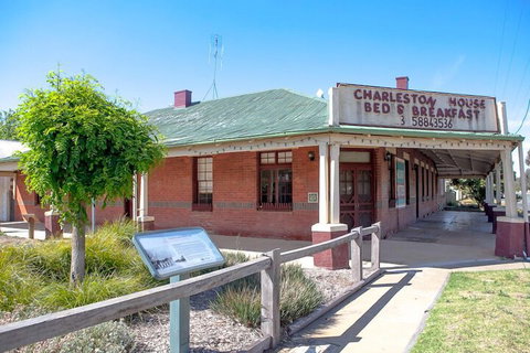 Charleston House - Mathoura - Accommodation ACT 1