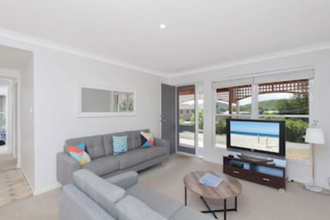 Surf Break 10A Tuna (Downstairs) - Accommodation ACT 0