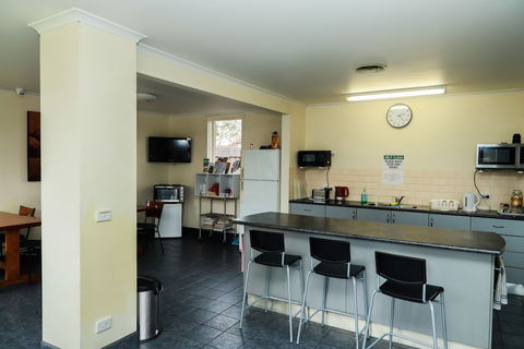 Newport Home Stay And Lodge - Accommodation ACT 6