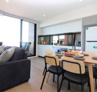 Queen of Northcote Views Rejuvenate Stays - Accommodation ACT