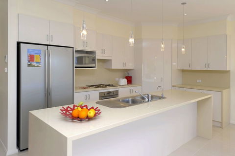 Lentara St. 57 Fingal Bay - Accommodation ACT 4